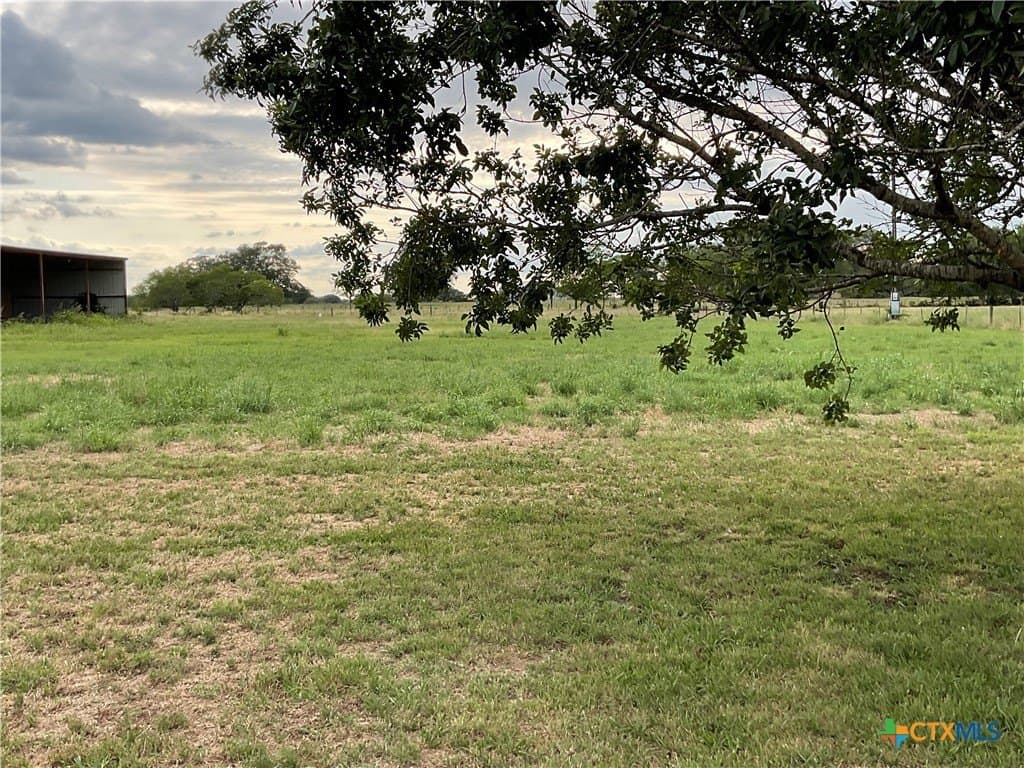 21.65 acres in Lavaca County - photo 41