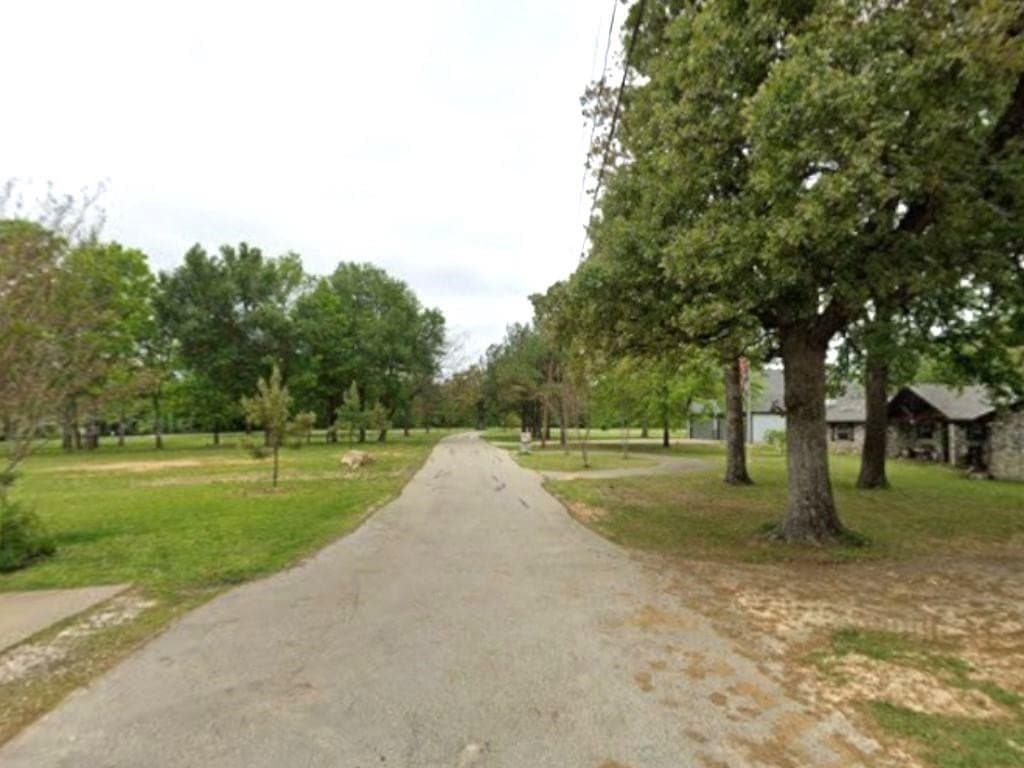 0.28 acres in Henderson County - photo 3