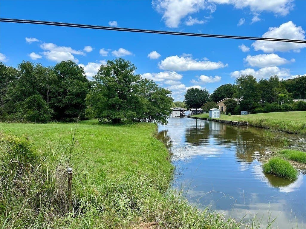 0.56 acres in Limestone County - photo 4