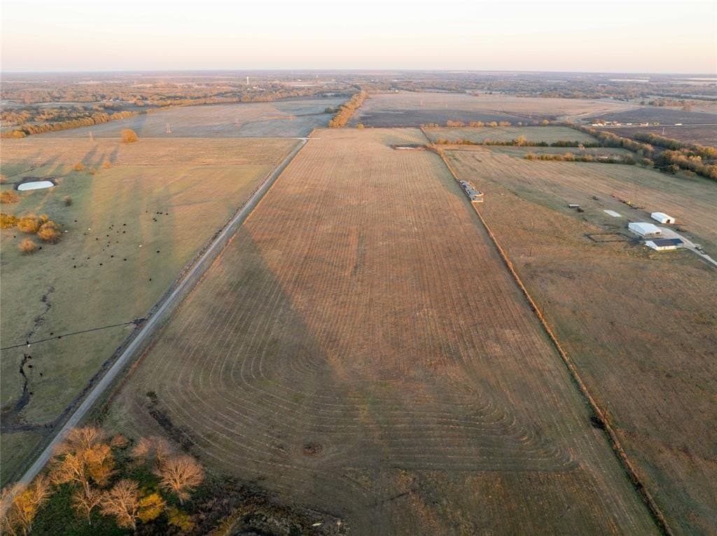 1.25 acres in Lamar County - photo 2