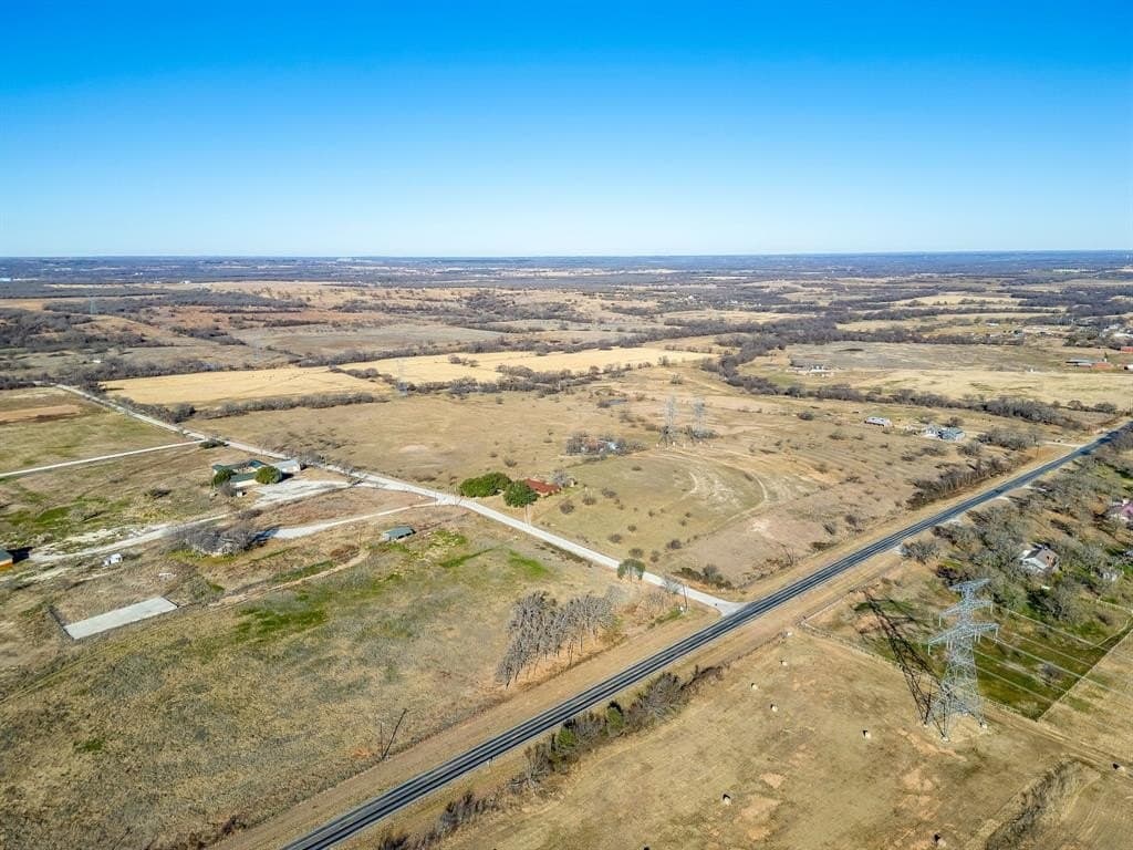 115.69 acres in Wise County - photo 3