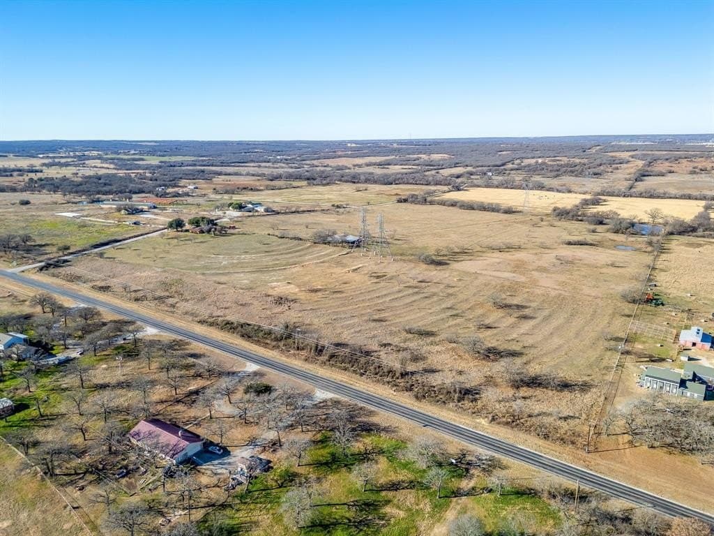115.69 acres in Wise County - photo 5