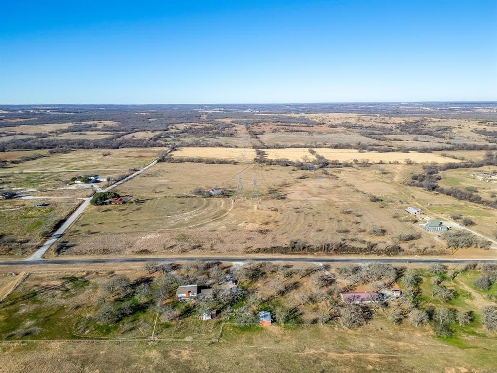115.69 acres in Wise County - photo 4
