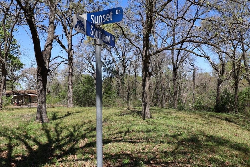 0.16 acres in Henderson County - photo 8