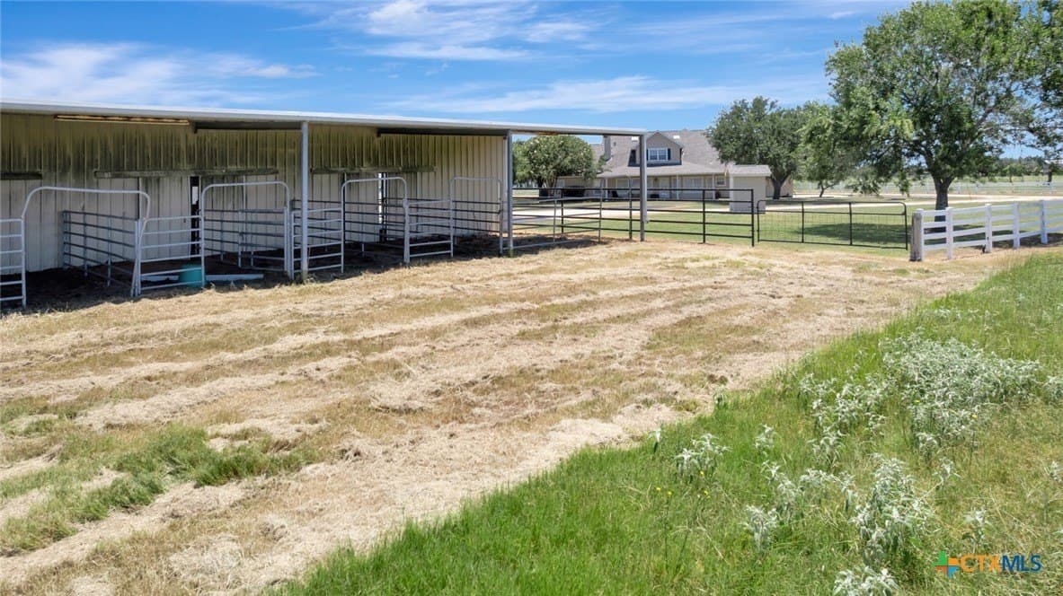 23 acres in Victoria County - photo 32