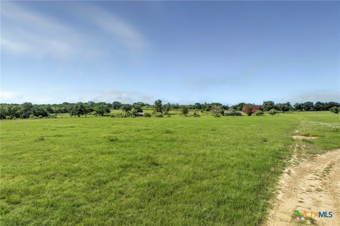 42.33 acres in Gonzales County - photo 17