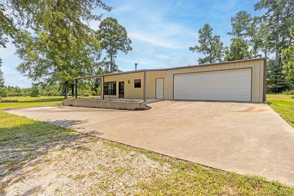 10 acres in ANDERSON County - photo 2