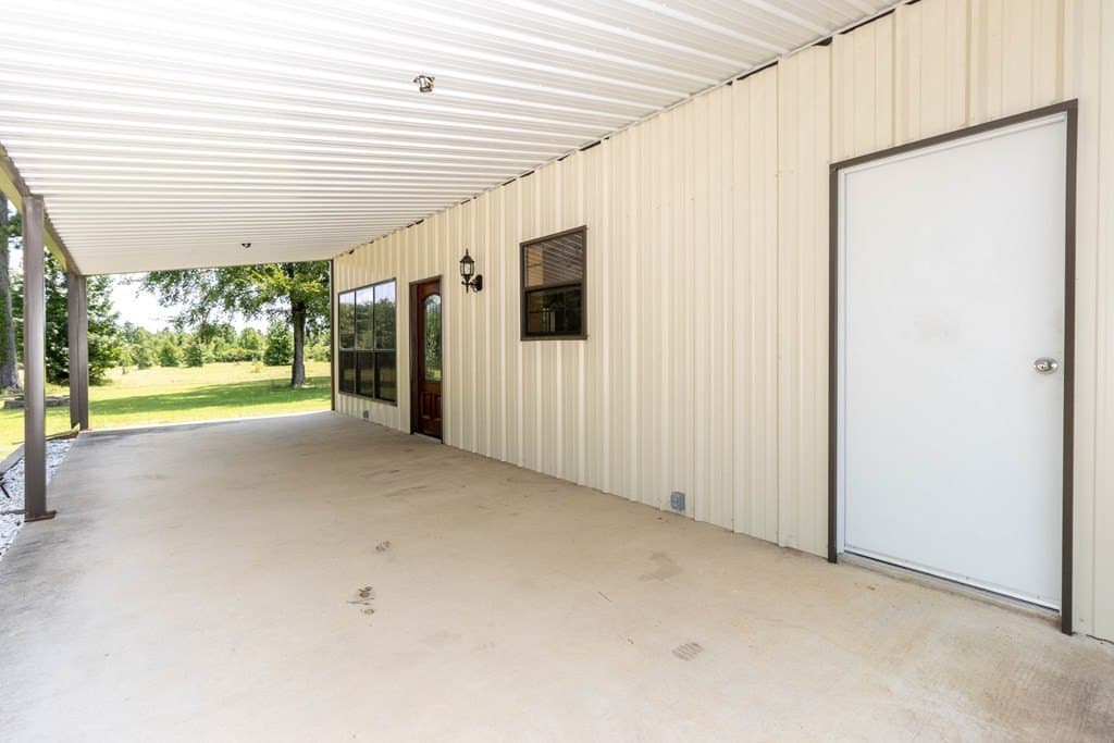 10 acres in ANDERSON County - photo 4