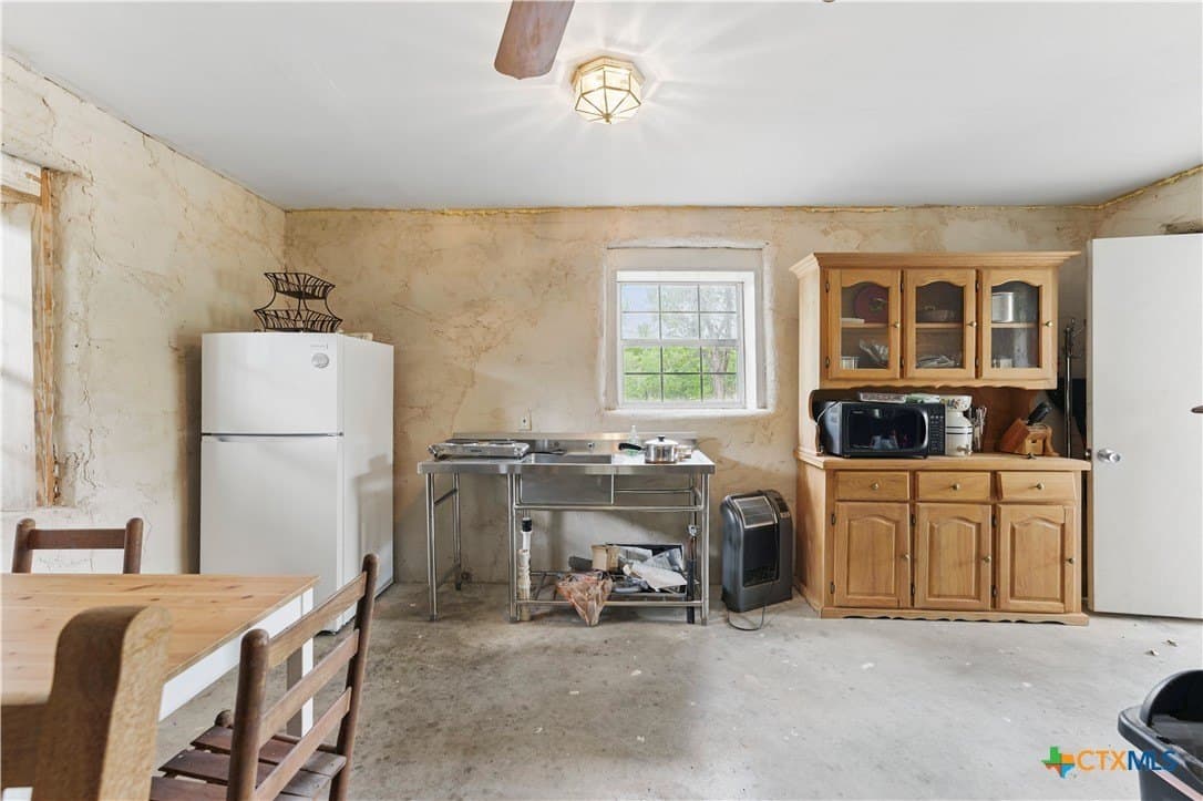 18.5 acres in Hays County - photo 3