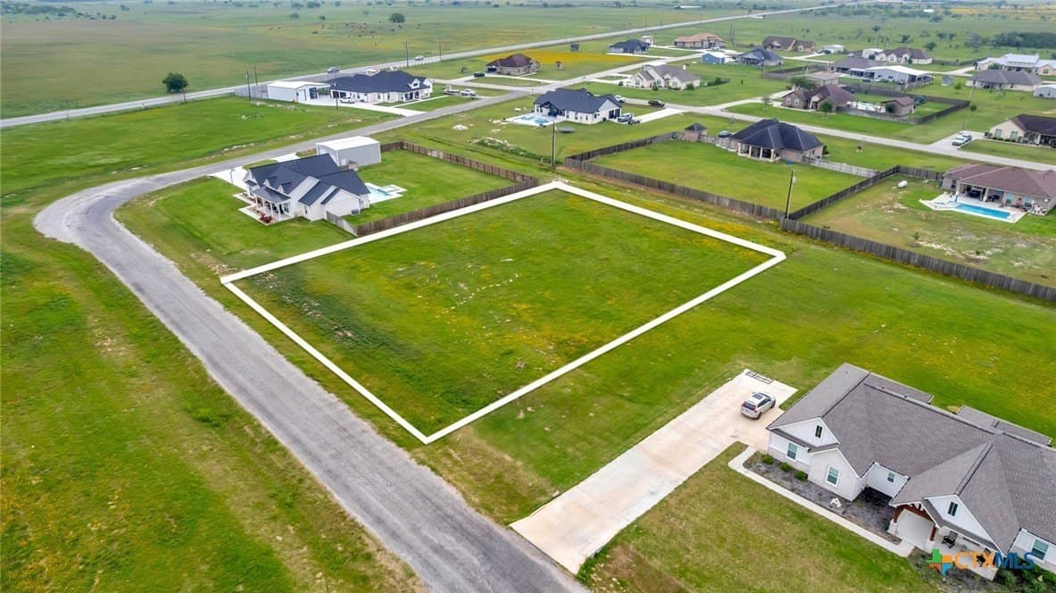 1.01 acres in Victoria County - photo 2