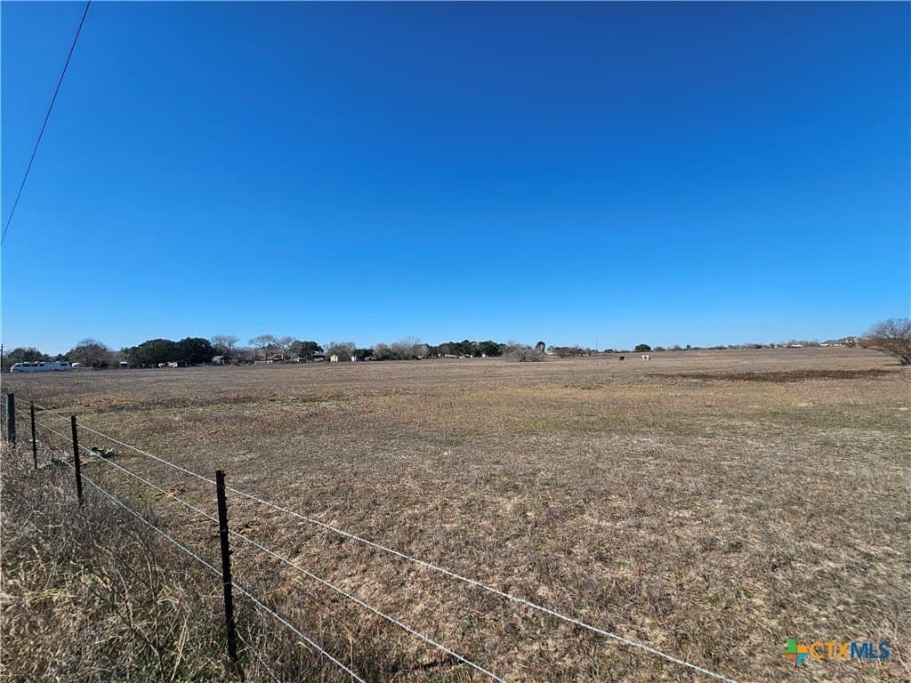 3 acres in Victoria County - photo 4
