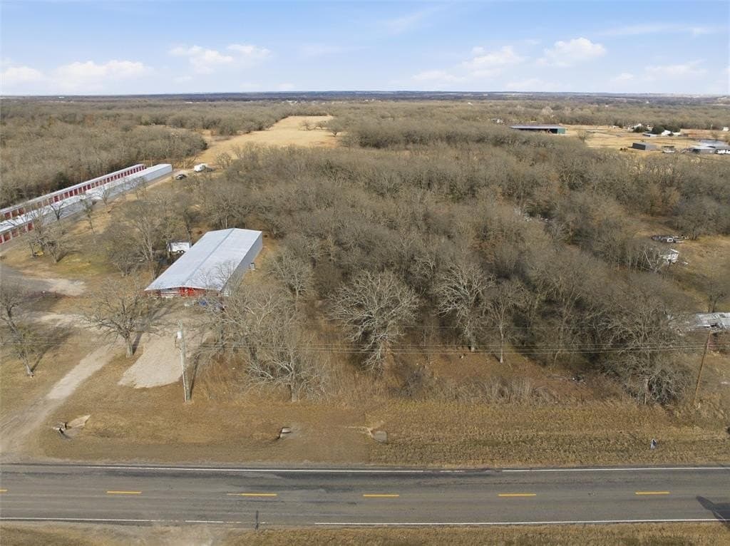 0.92 acres in McLennan County - photo 6