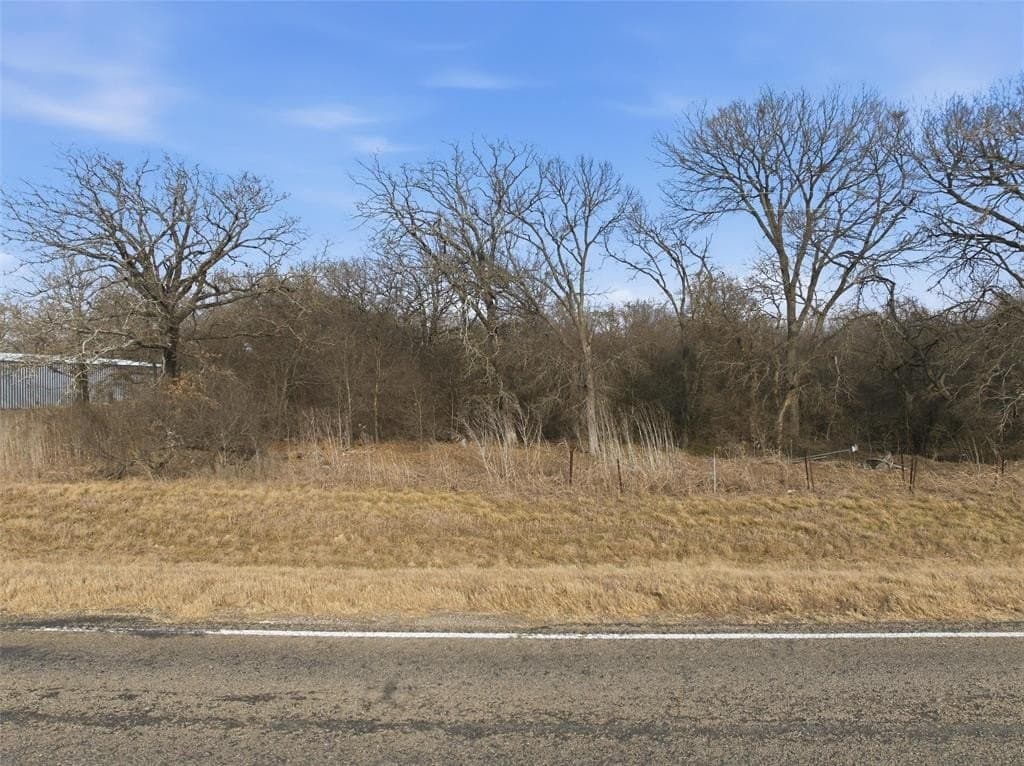 0.92 acres in McLennan County - photo 3