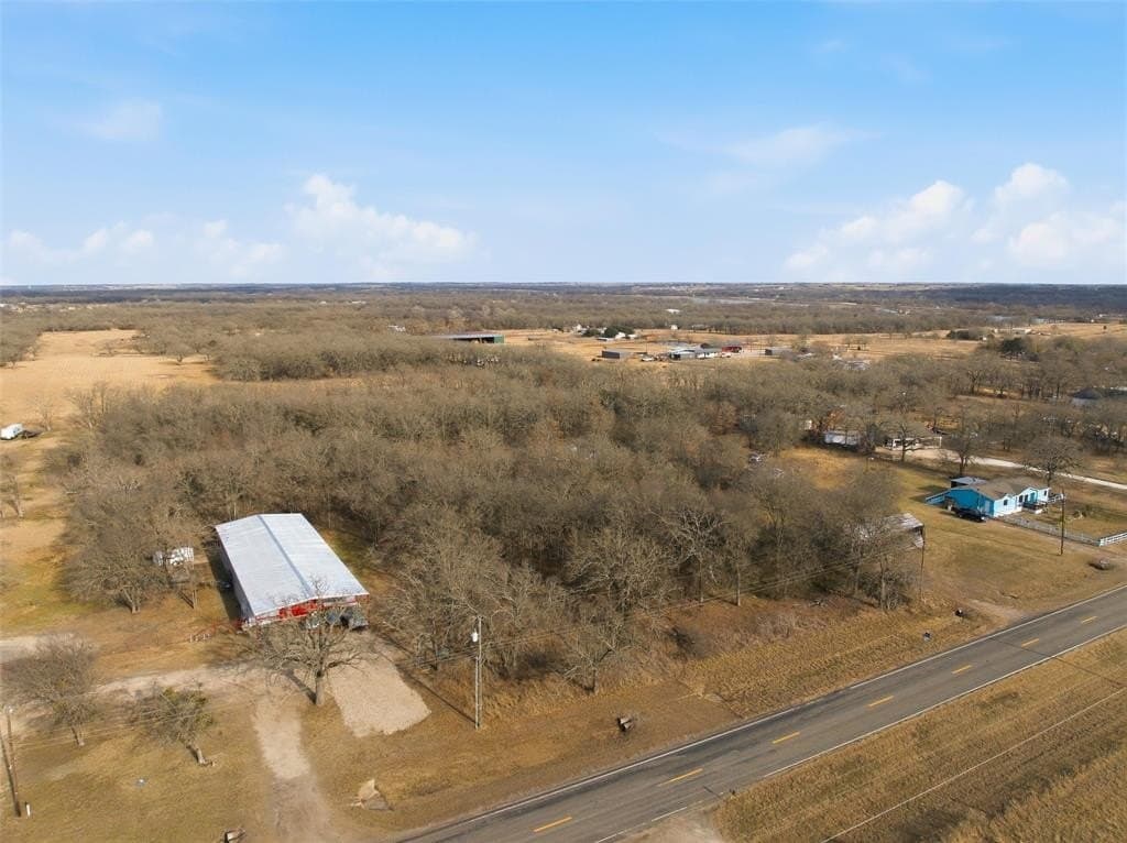0.92 acres in McLennan County - photo 4