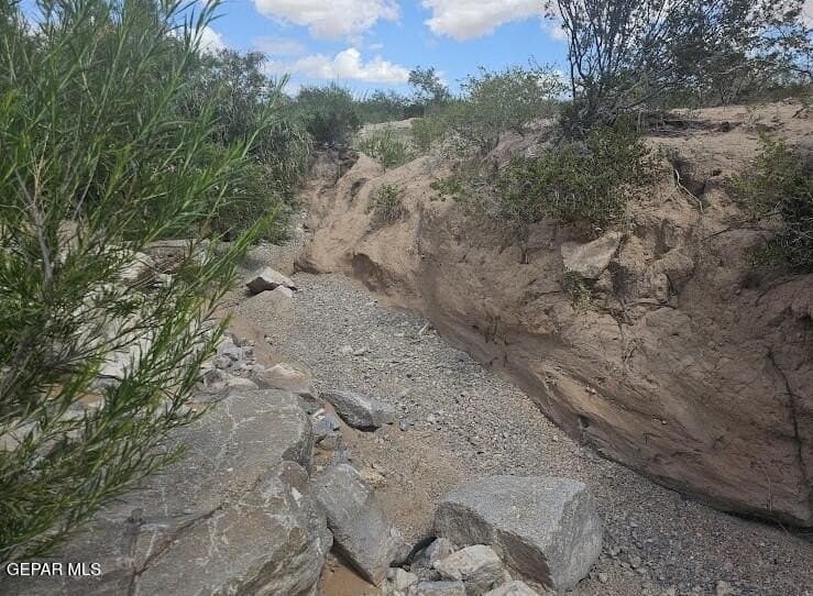 22.88 acres in Hudspeth County - photo 14