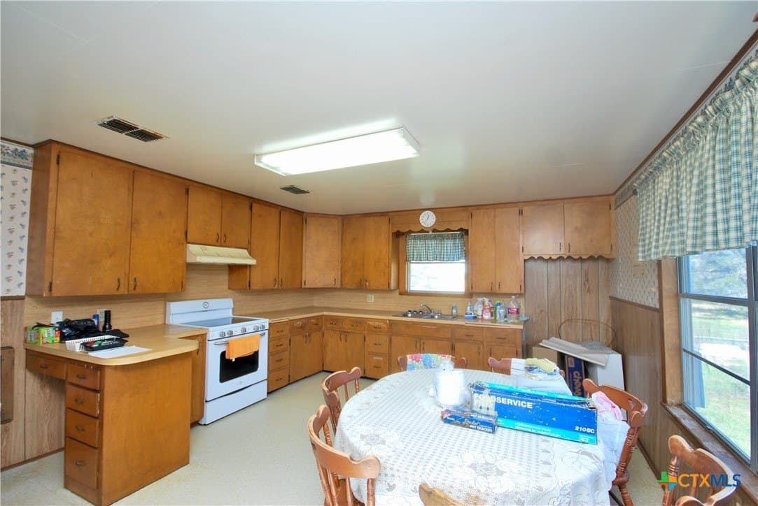 103.5 acres in Lavaca County - photo 9
