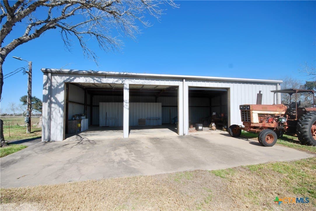 103.5 acres in Lavaca County - photo 6