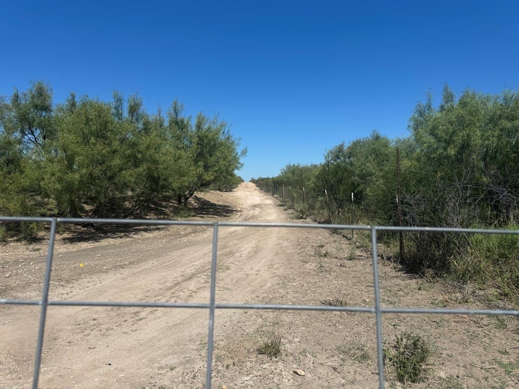 20.73 acres in Maverick County - photo 12