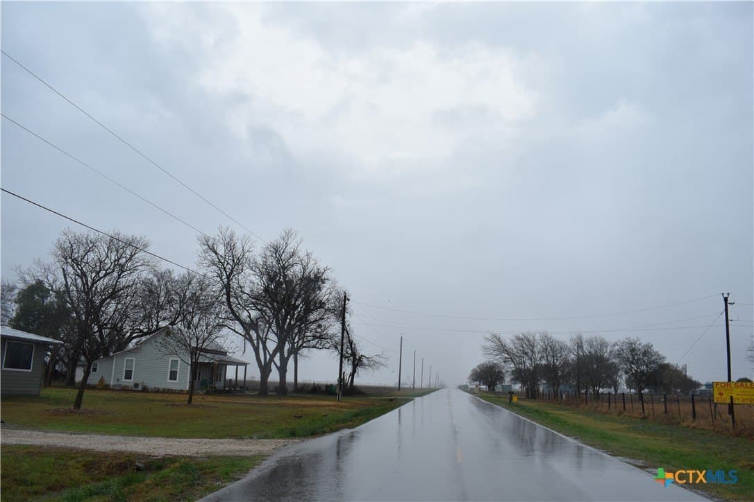 1.01 acres in Guadalupe County - photo 8