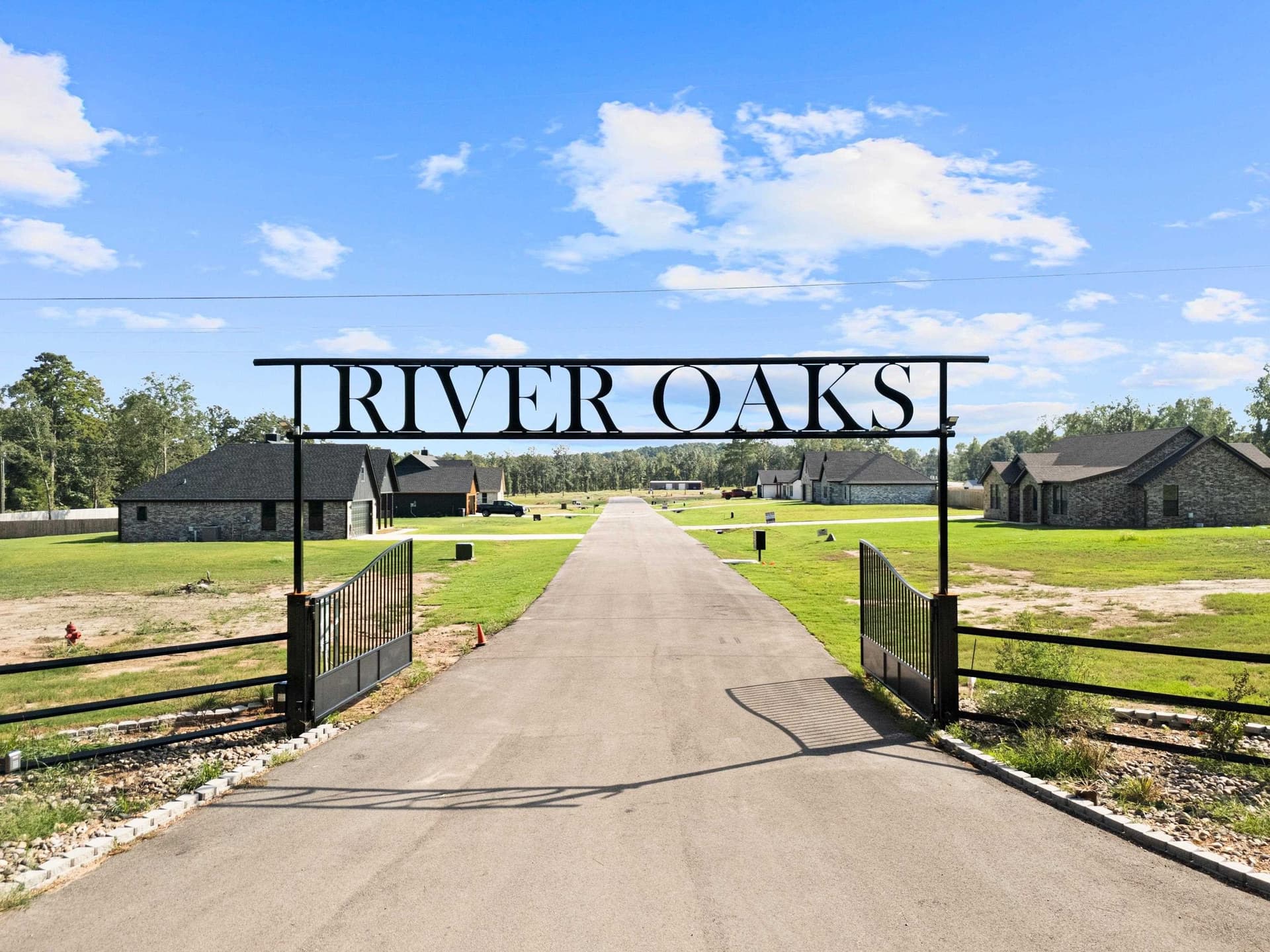 727 SMALL OAKS RD