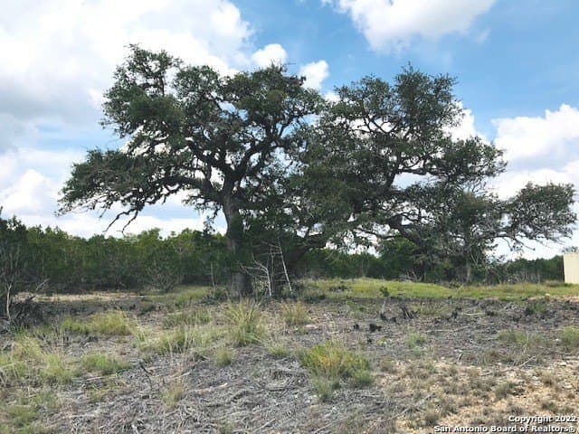 5.19 acres in Bandera County - photo 2