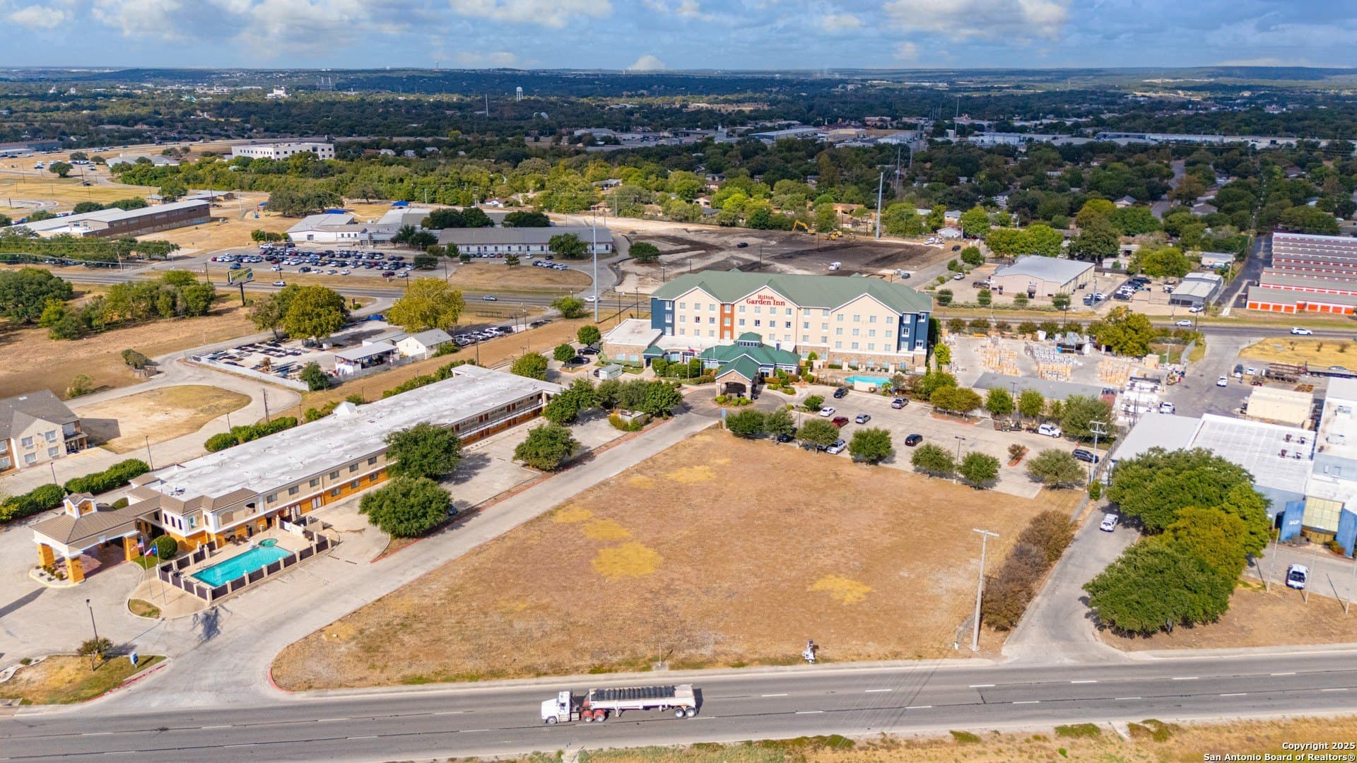 1.58 acres in Comal County - photo 5