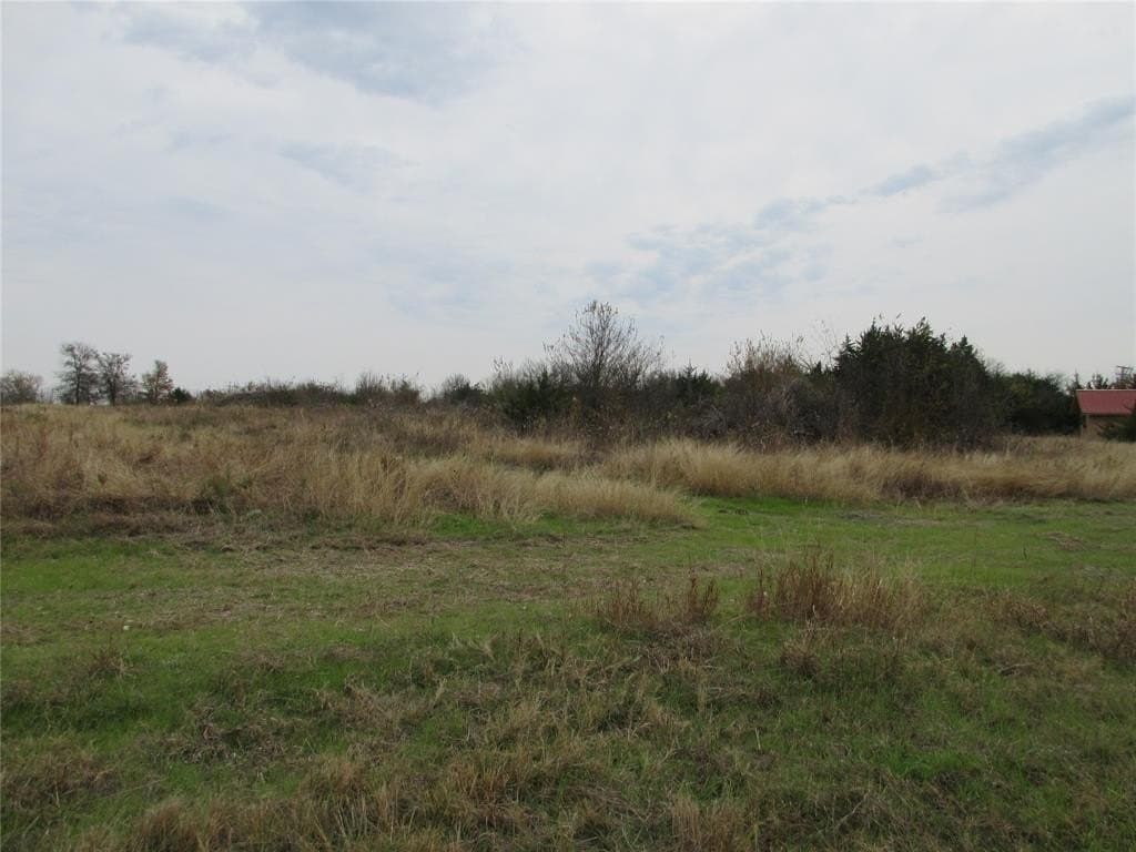 4.9 acres in Falls County - photo 2
