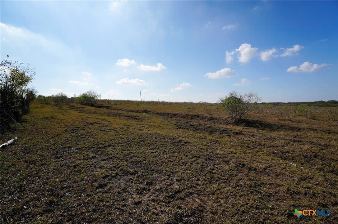 10.01 acres in Gonzales County - photo 18
