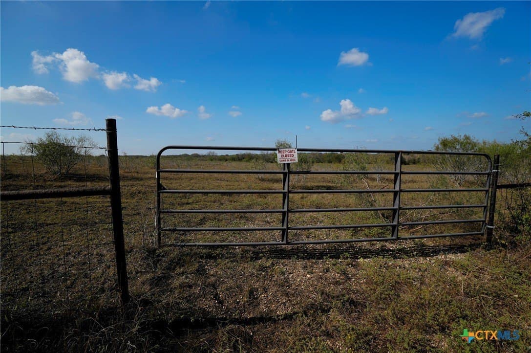 10.01 acres in Gonzales County - photo 19