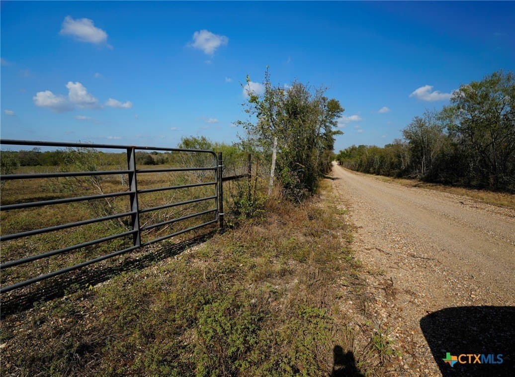 10.01 acres in Gonzales County - photo 14
