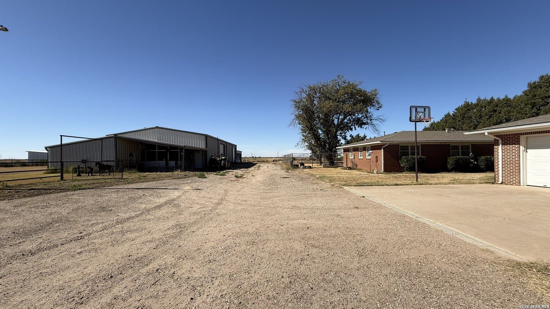 20 acres in Lubbock County - photo 2