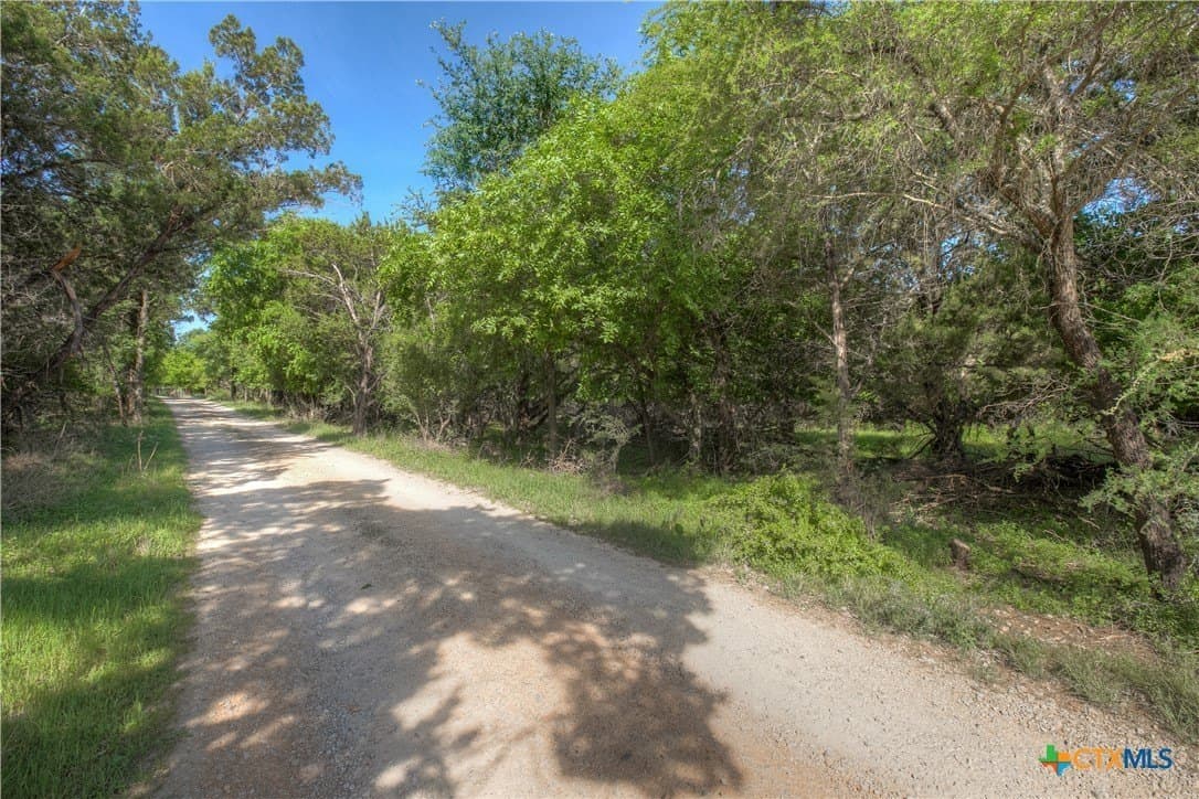 1 acres in Comal County - photo 9