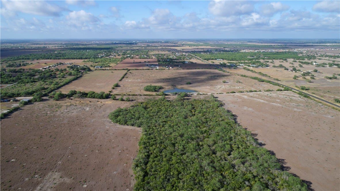 18.25 acres in Jim Wells County - photo 2