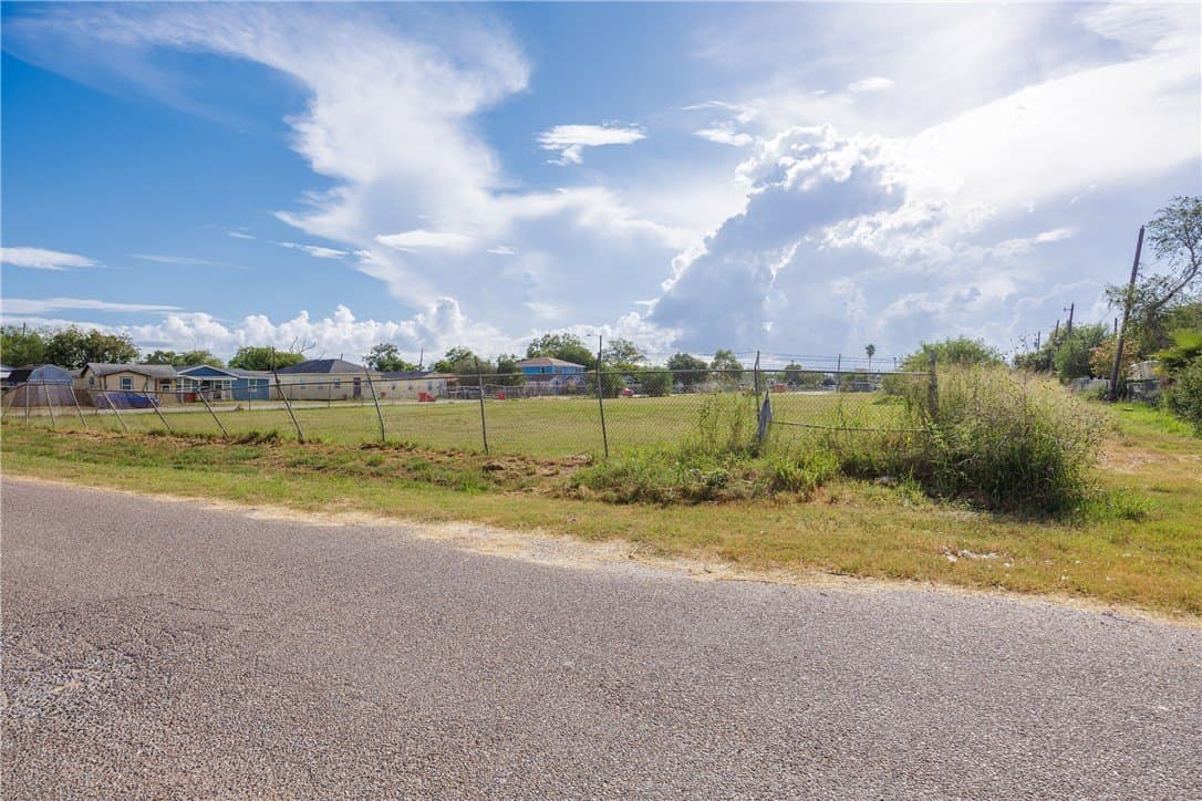 1.38 acres in Nueces County - photo 2