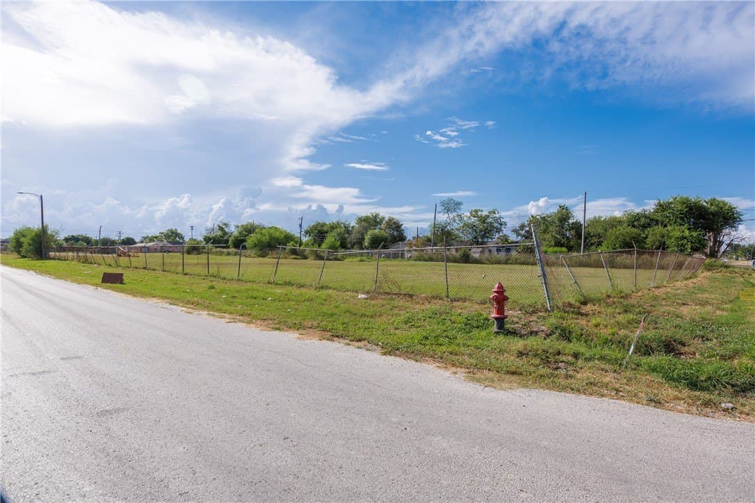 1.38 acres in Nueces County - photo 4