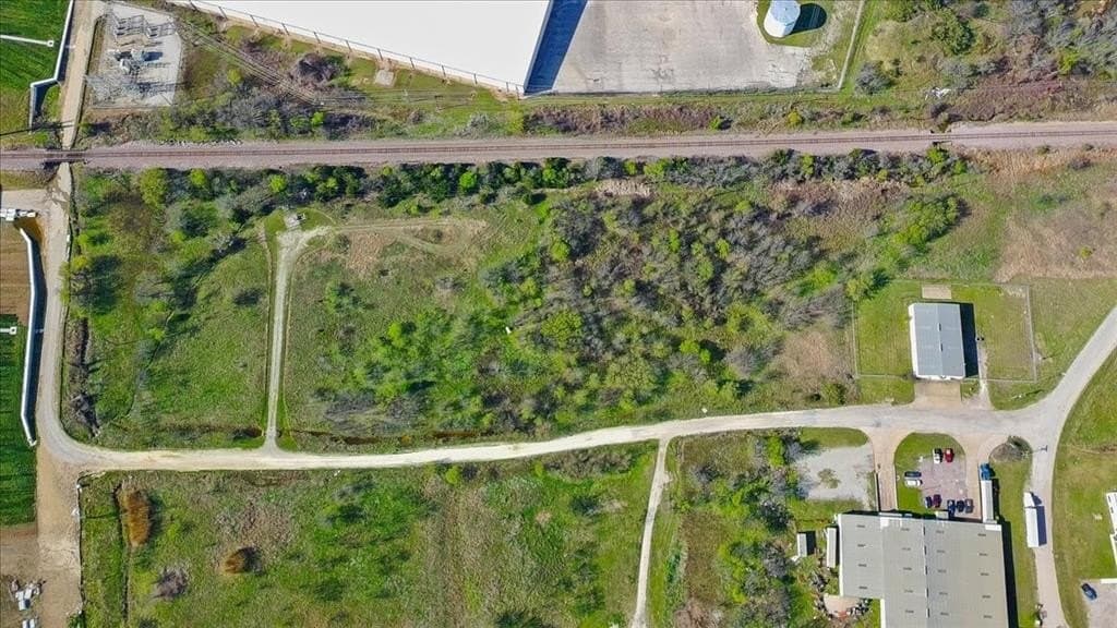 11.31 acres in Navarro County - photo 9