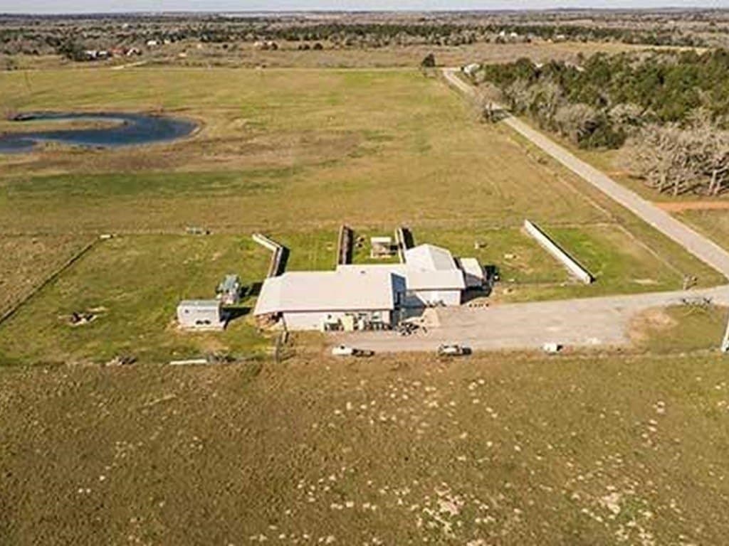 1 acres in Bastrop County - photo 2