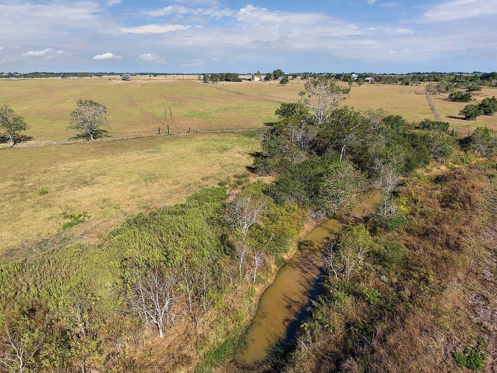 55.82 acres in Austin County - photo 4
