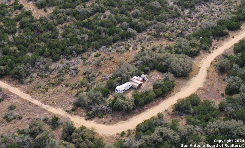 67.53 acres in Edwards County - photo 3