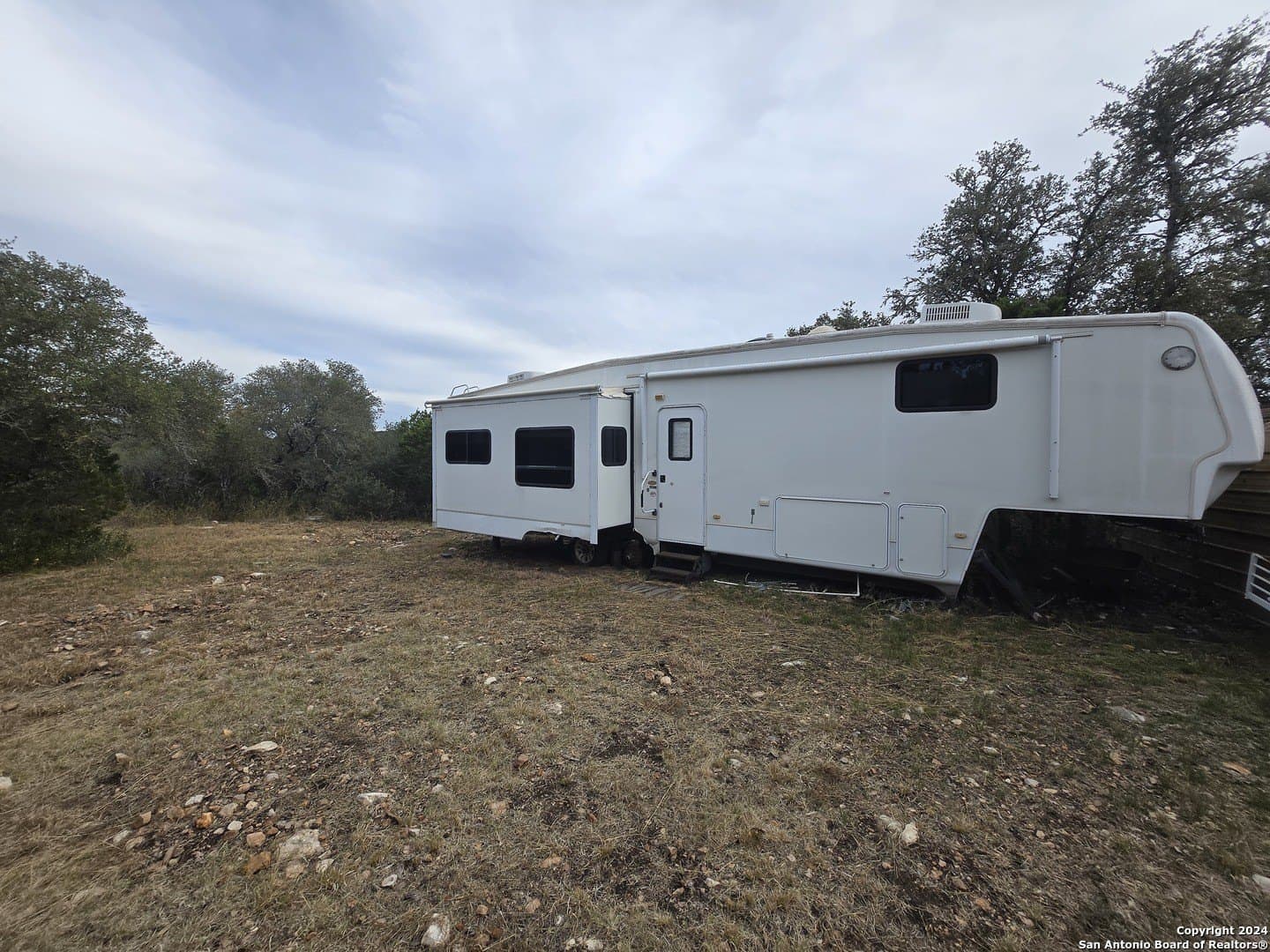 67.53 acres in Edwards County - photo 4
