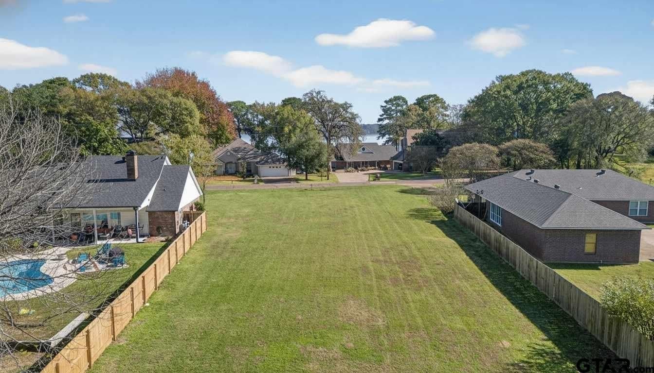 0.44 acres in Henderson County - photo 18
