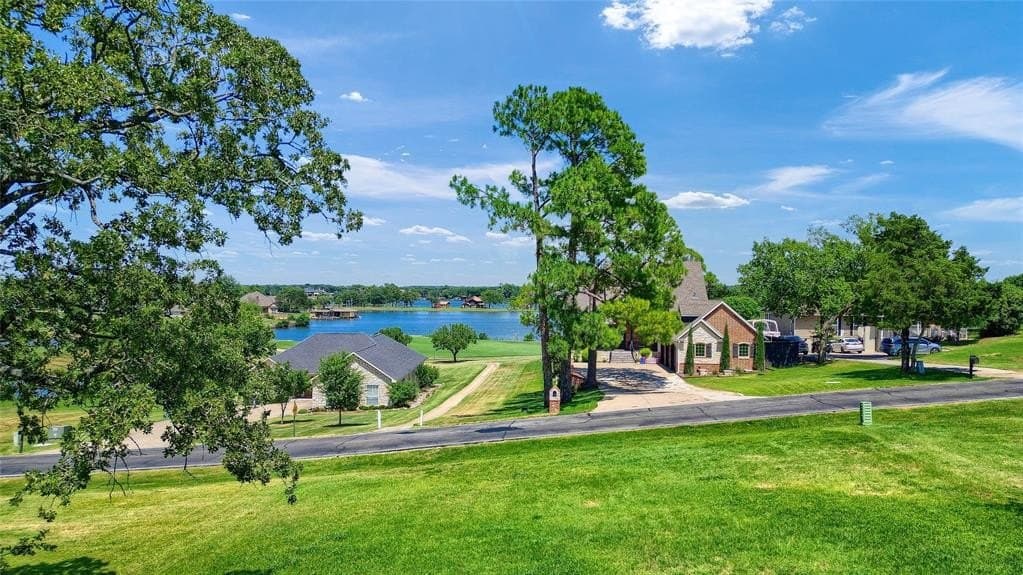 0.37 acres in Cooke County - photo 4
