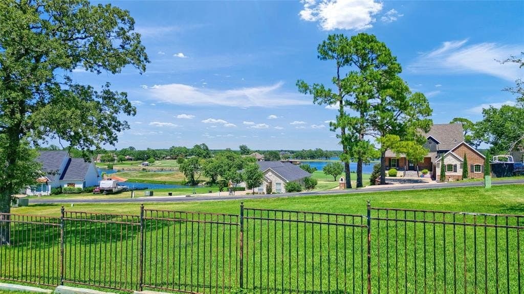 0.37 acres in Cooke County - photo 3