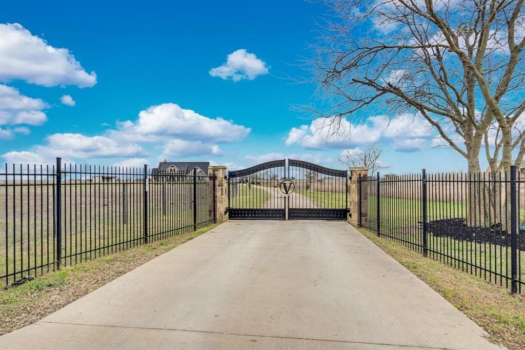 12.65 acres in Ellis County - photo 4