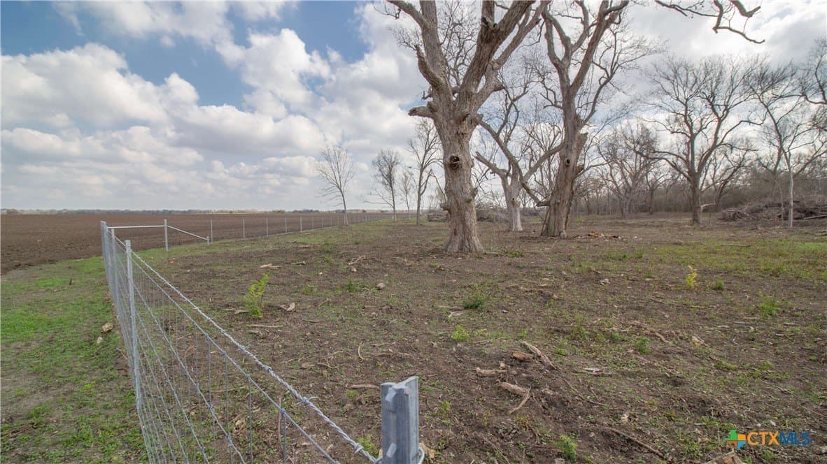 27.04 acres in Goliad County - photo 11