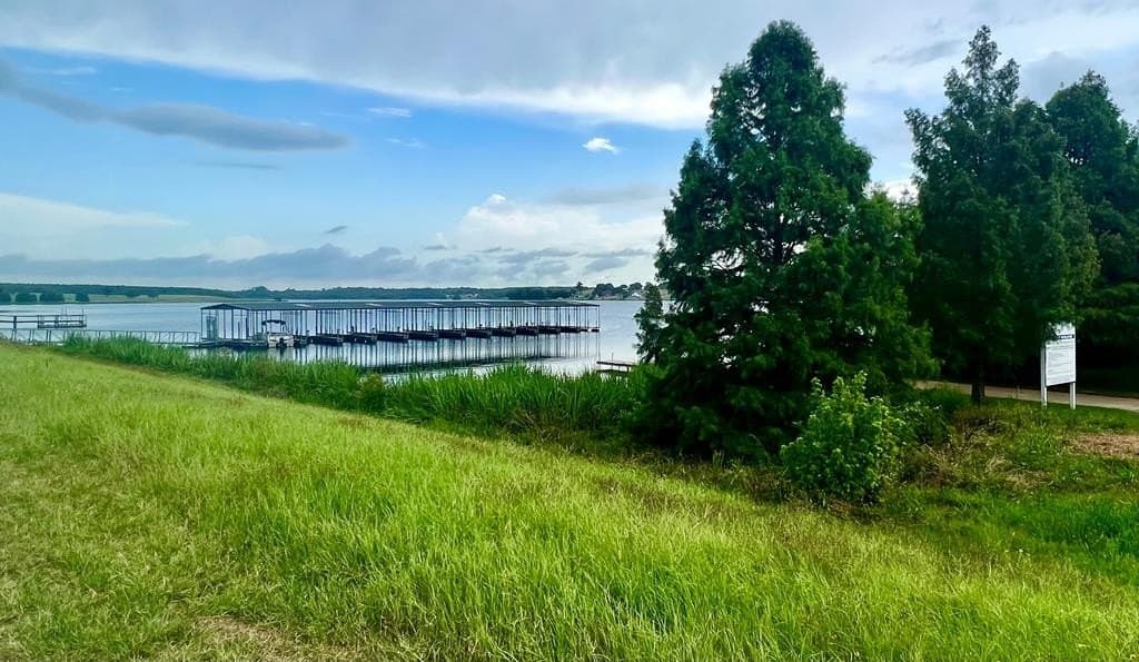 1.04 acres in Henderson County - photo 4