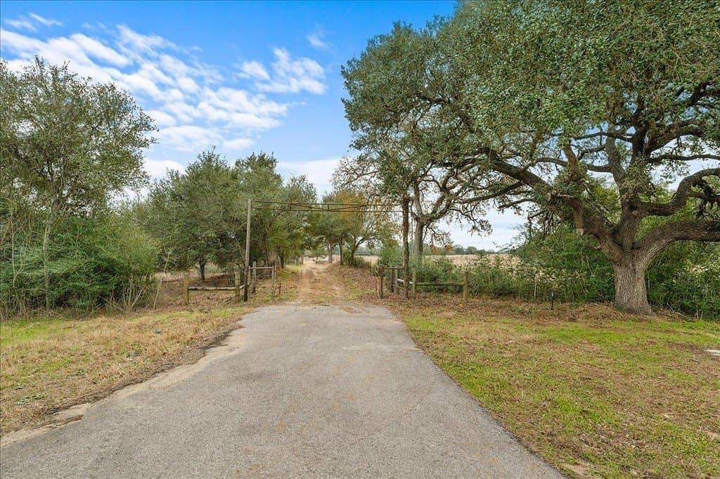 79.76 acres in Lavaca County - photo 2