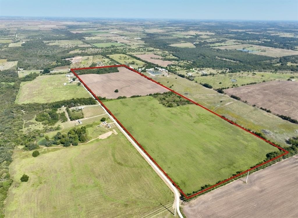 102.51 acres in Navarro County - photo 8