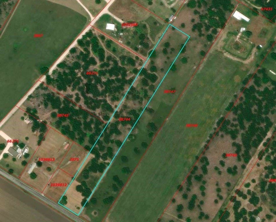 4.3 acres in San Patricio County - photo 3