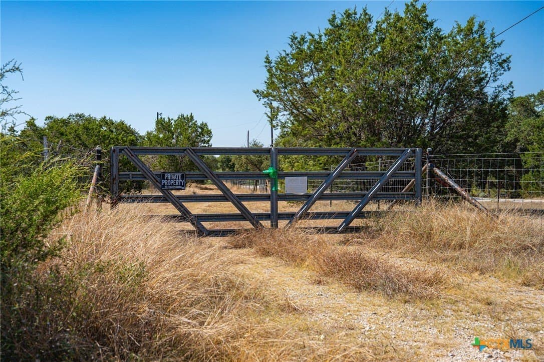 10.5 acres in Comal County - photo 8